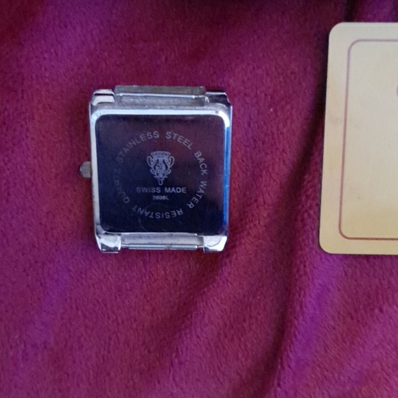 Gucci watch face - Picture 3 of 3